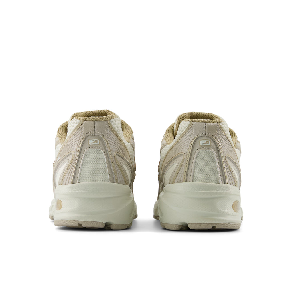 NEW BALANCE U740IN2