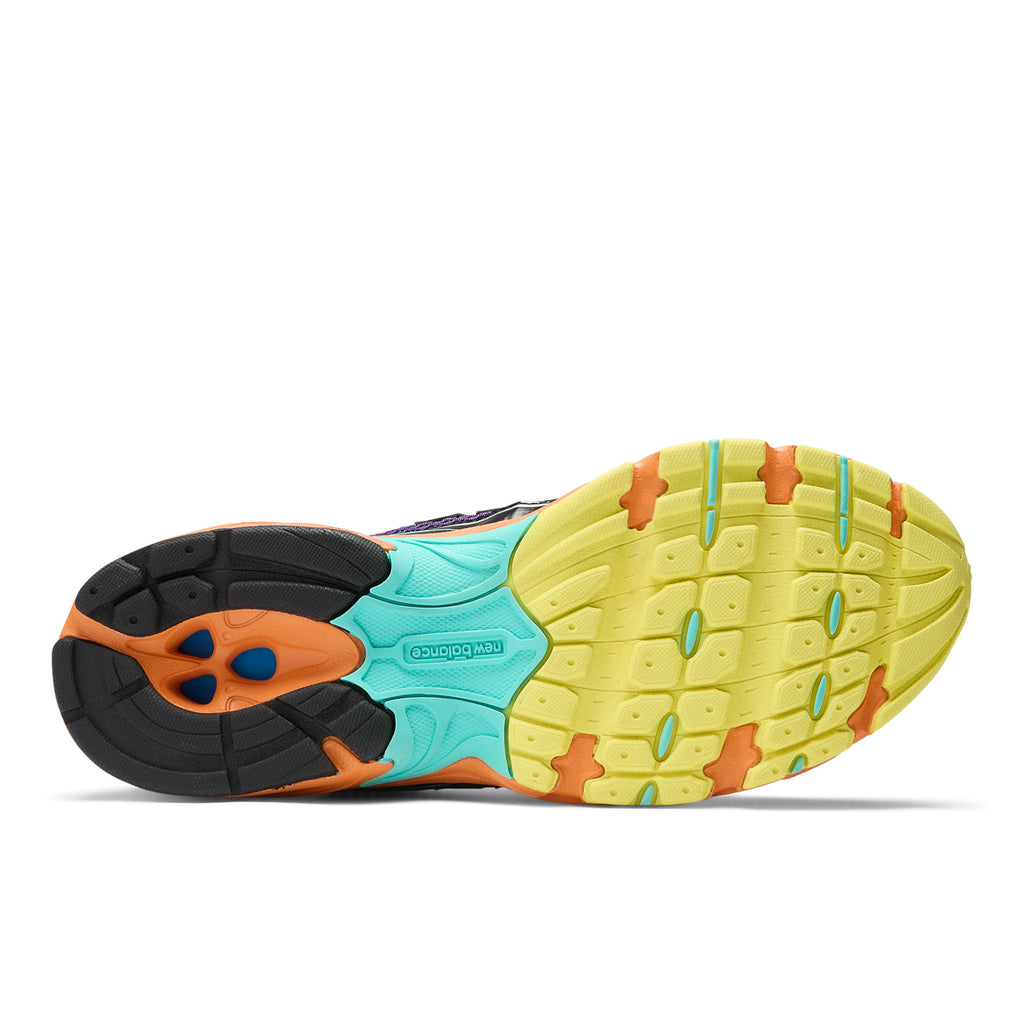 NEW BALANCE U740MC2