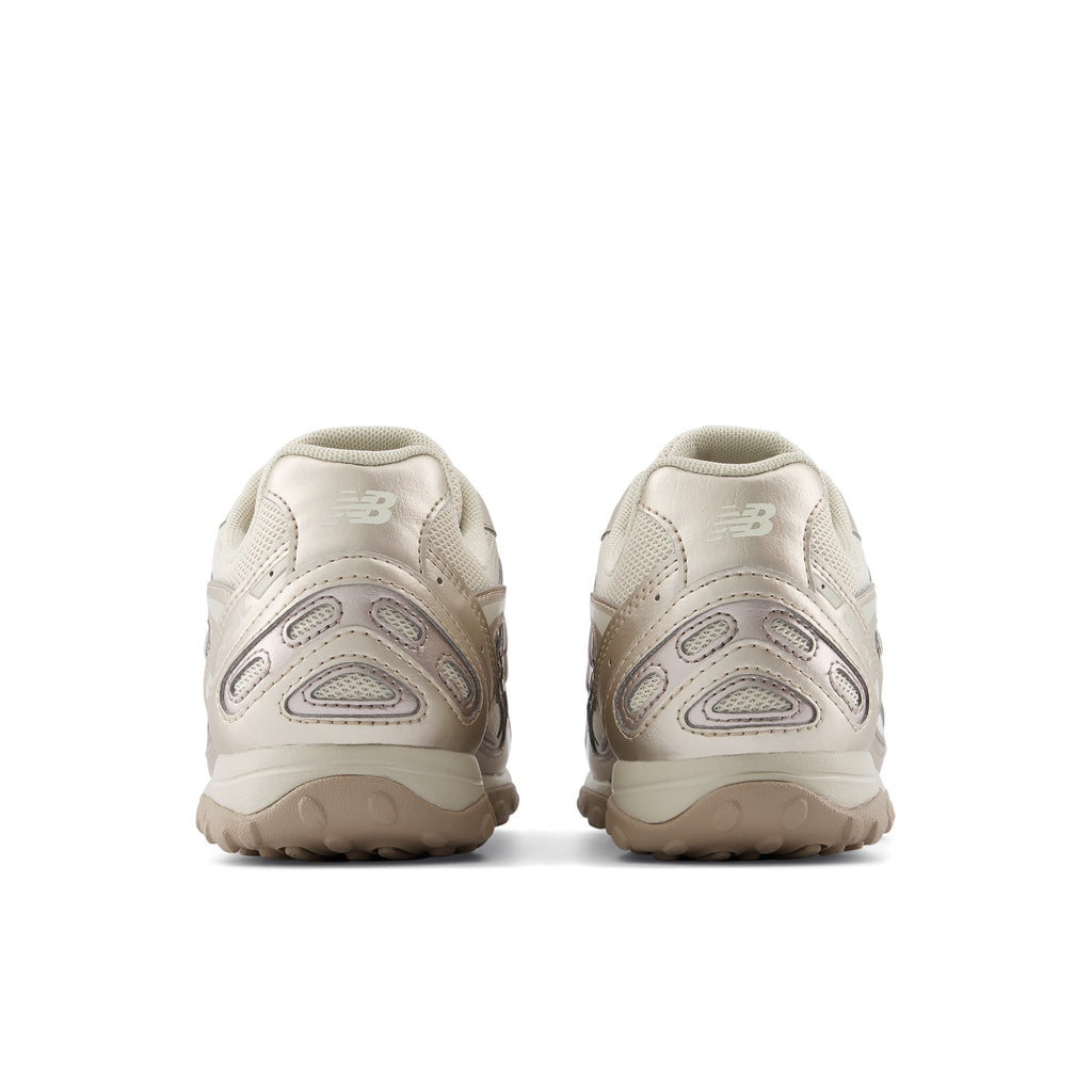NEW BALANCE U204LCMB